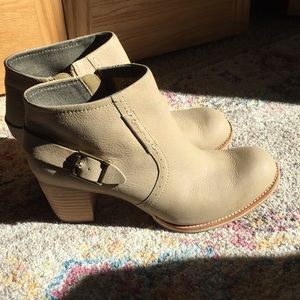 Caterpillar Annette 11 Like New